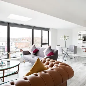 Fabulous Penthouse, Brilliant Location, Sleeps 6! Apartment Belfast