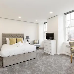 Refurbished Studio Next To The Royal Mile Edinburgh
