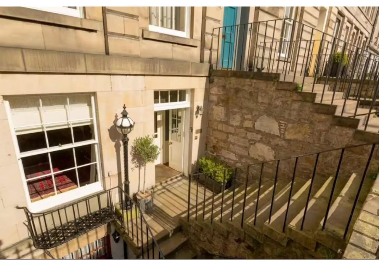 Joivy Boutique Apt With Patio In New Town Edinburgh Apartment